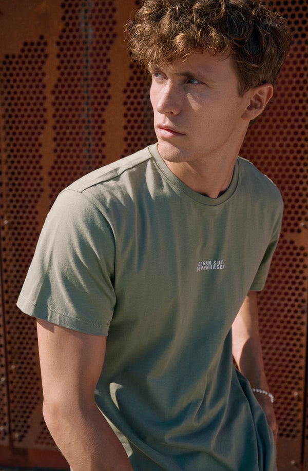 Clean Cut Copenhagen Cohen logo cotton t-shirt T-shirts S/S Støvet Grøn