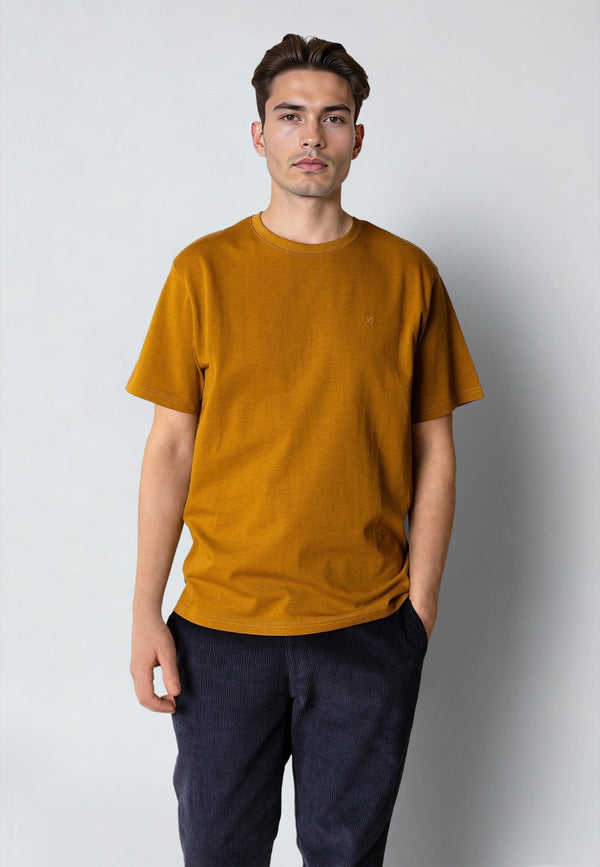 Clean Cut Copenhagen STABLE T-SHIRT T-shirts S/S Guld Brun
